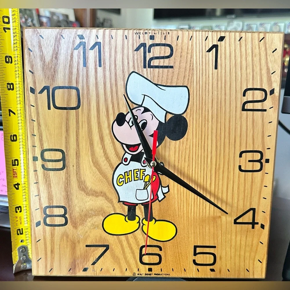 Vintage Welby Elgin Disney Mickey Mouse Chef Wooden Wall Clock 10” Pre-80s